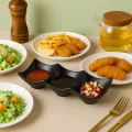 Multi-Purpose 3-Compartment Sauce Dish – Premium Quality Plastic Condiment Tray with Triple Grid Design for Sauces, Dips, Pickles, and Snacks – Stylish Serving Plate for Hot Pot, Appetizers, Sushi, Japanese Cuisine – Great for Home, Party, and Restaurant. 