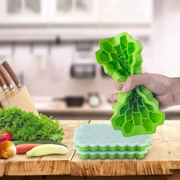 Silicone%20Ice%20Cube%20Tray%20%E2%80%93%20Silicone%20ice%20cube%20tray%20with%20Lid%20%20Easy%20Release,%20Reusable%20&%20BPA-Free%20Ice%20Cube%20Maker%20for%20Home%20%7C%20flexible%20ice%20cube%20mold%20-%20Image%204