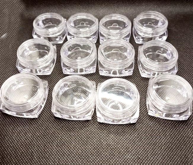 10%20Gram%20Empty%20Cosmetic%20Containers%2012%20pcs%20With%20outer%20Acralic%20Box%20-%20Square%20Shape%20Mini%20Plastic%20Empty%20Bottle%20-%20Makeup%20Face%20Cream%20Pot%20Jar%20Refillable%20Cosmetic%20Sample%20Bottles%20-%20Image%203