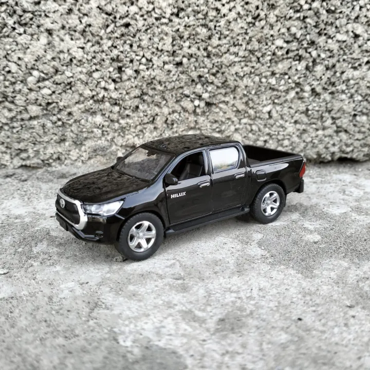 Alloy%201:36%20Toyota%20Revo%20Hilux%20Vego%20Dala%20High%20Simulation%20Metal%20Diecast%20Model%20Car%20-Multicolors%20-%20Image%203