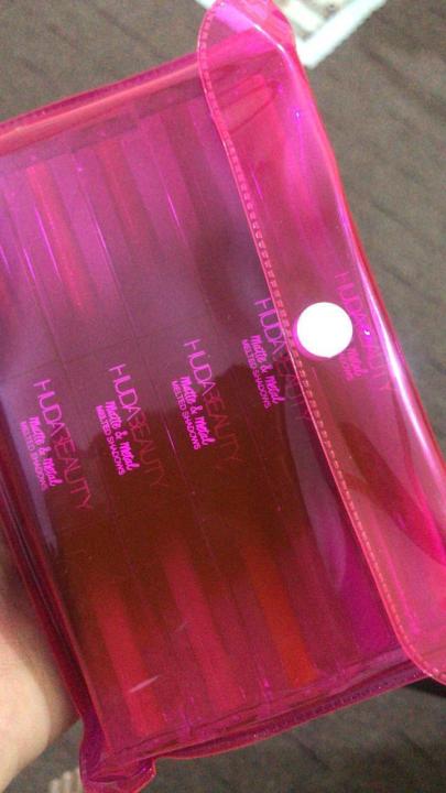 Beauty%20Matte%20and%20Metal%20%20Melted%20Shadows%20-%20Image%204