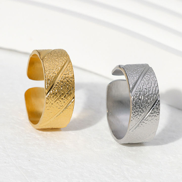New18K Gold Plated Thick Exaggerated Stainless Steel Waterproof Wide Shaped Irregular Hammer Pattern Bracelet For Women Men