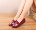 Summer Flying Weaving Women's Mesh Breathable Old Beijing Cloth Soft Sole Mom Casual Fashion Trend Embroidered Shoes. 