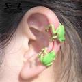Animal Ear Cuffs Tree Frog Ear Clips Realistic Animal Shape Non-pierced Earrings for Party Events Daily Wear Electroplated Alloy Anti-slip Design Quirky Frog Ear Clip. 
