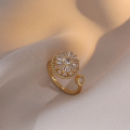 TikTok Top Selling Premium Quality Daisy Flower Spinning Ring. 