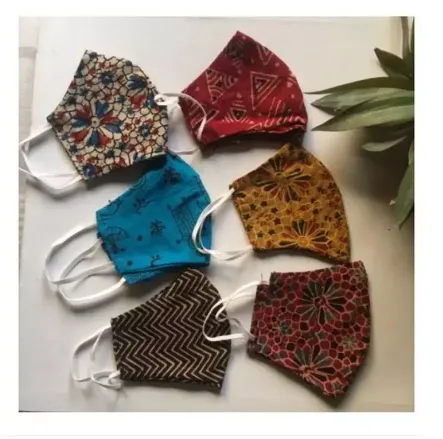 4-Pack%20Fashionable%20Anti-Dust%20Face%20Masks%20for%20Women,%20Boys,%20and%20Girls%20(Random%20Designs)%20-%20Image%204