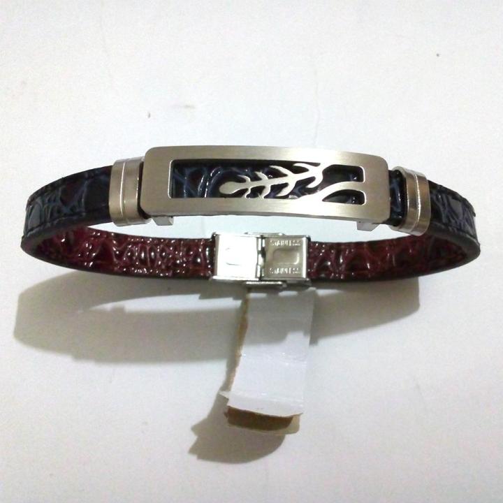 Genuine%20Leather%20Stylish%20Bracelet%20for%20Men%20with%20Silver%20Buckle%20-%20Image%203