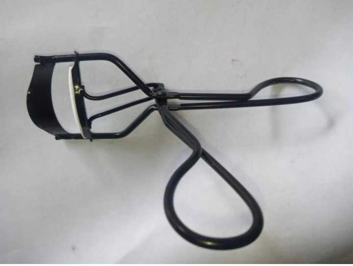 Eyelash%20Curler%20-%20Image%202