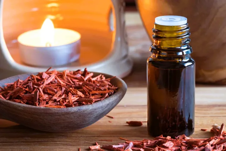 Premium%20Sandalwood%20Essential%20Oil%2010ml/20ml/30ml%20by%20Pakistan%20Pansar%20-%20Organic,%20Moisturizing,%20Aromatherapy%20for%20Healthy%20Skin%20-%20Image%204