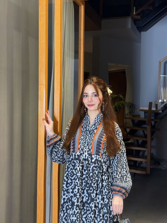 New%20Summer%20arrival%20Digital%20printed%20Swiss%20Lawn%20Maxi%20%201piece%20For%20Women's%20Fashion%20Party%20Wear%20Casual%20Wear%20Picnic%20Wear%20-%20Image%208