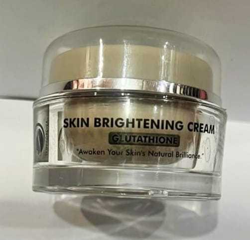 SKIN%20BRIGHTENING%20CREAM%20GLUTATHIONE%20Awaken%20Your%20Skin's%20Natural%20Brilliance%20-%20Image%203