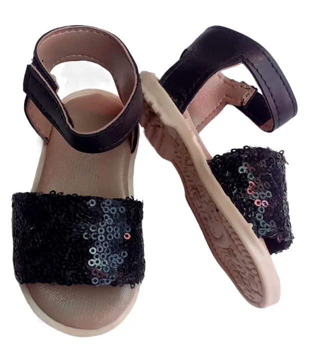 Black%20strap%20%20baby%20girls%20sandal%20-%20Image%204