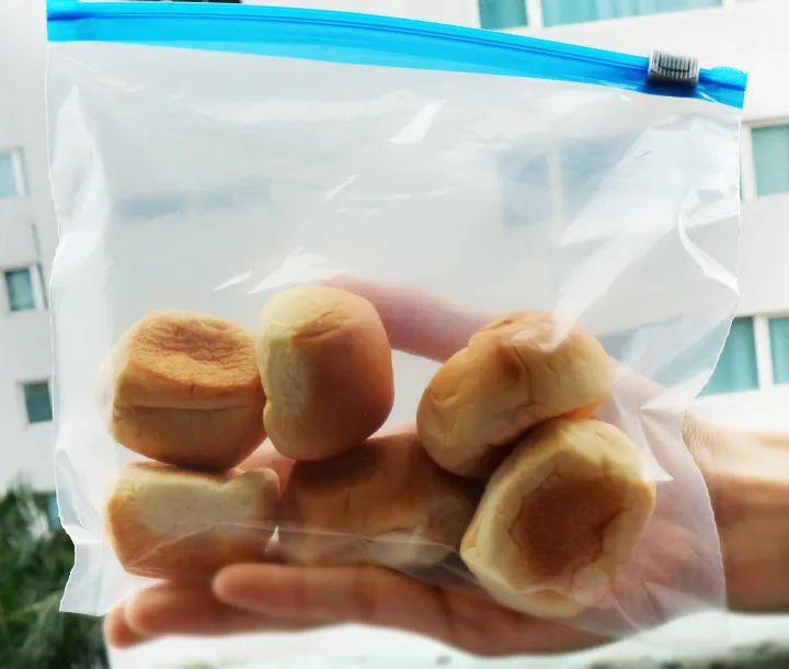 Pack%20of%2010%20Food%20Storage%20Freezer%20Bags%20with%20Zip%20Lock%20Slider%201%20Liter%20Capacity%20-%20Image%207