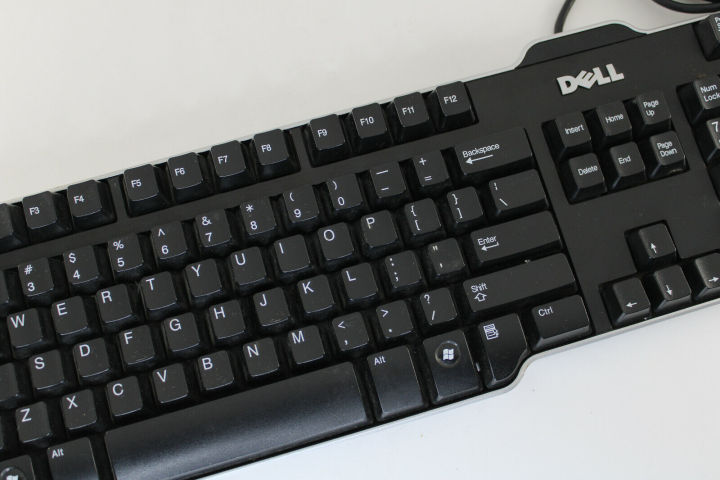 Delle%20Full-Size%20Wired%20USB%20Keyboard%20%E2%80%93%20Comfortable%20Typing%20with%20Durable%20Keys%20%7C%20Premium%20Box%20Packing%20%E2%80%93%20Blendzii%20Outleex%C2%AE%20-%20Image%205