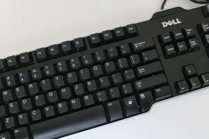 Dell%20Keyboard%20Full-Size%20USB%20Wired%20-%20Spill-Resistant%20Design,%20Quiet%20Typing,%20104%20Keys%20%7C%20Premium%20Box%20Packaging%20-%20Image%205