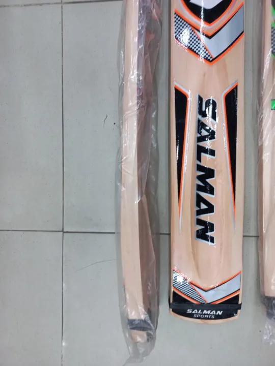 Salman%20Sixer%206%20Tape%20Ball%20Cricket%20Bat%20%7C%20Long%20Cricket%20Bat%20Best%20for%20Hitting%20Sixes%20%7C%20MRA%20Sports%20-%20Image%204