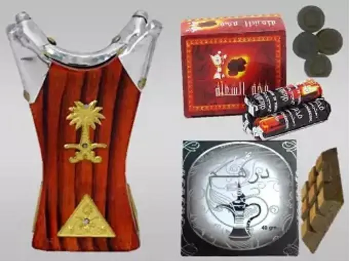 Pack%20of%203%20-%20Bakhoor%20Burner%20+%20Coal%20+%20Bakhoor%20-%20Image%202