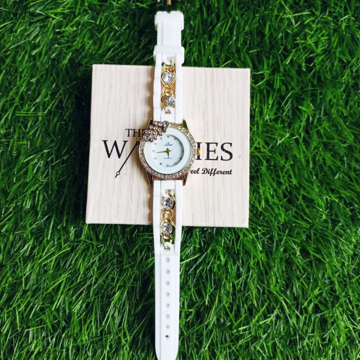 Stylish%20Fashion%20Watch%20For%20Girls%20&%20Women%20-%20New%20Luxury%20Ladies%20Wrist%20Watch%20-%20Beautiful%20Gift%20For%20Her%20-%20Image%206
