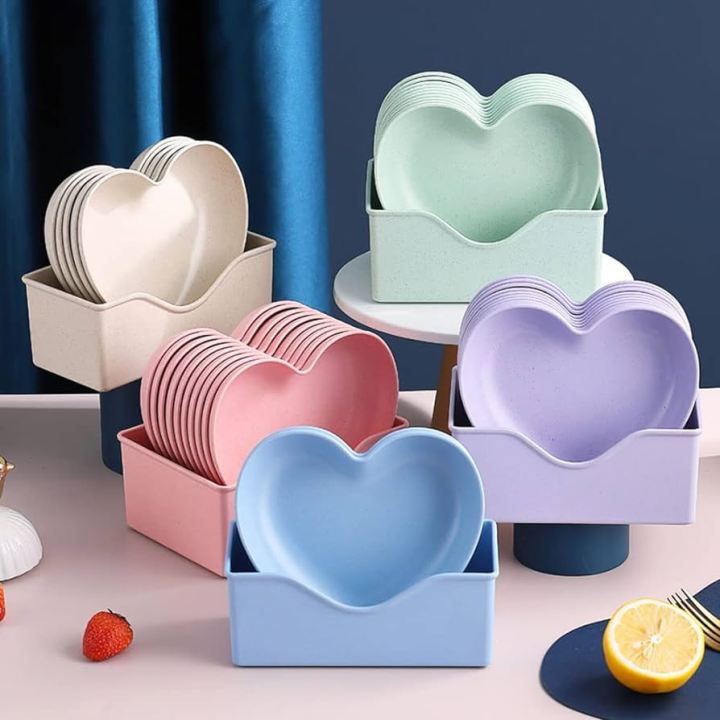 8 Pcs Multi-function Spit Bone Heart Shape Plate Set Dish Household Food Grade Plastic Spit Bone Dish Hearts Plate Set Dining Table Garbage Plates Small Plates Snakes Plate for Snacks