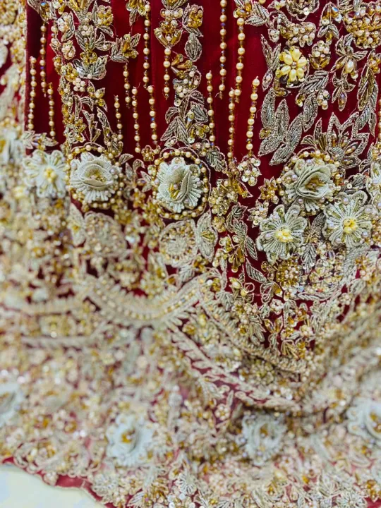 Bridal%20lehnga,%20Pakistani%20Maroon%20Lehenga%20Bridal%20With%20Choli%20Dress%20-%20Image%203