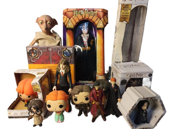 Harry potter action figures , harry potter funko pops , Fantastic beasts funko pops , fantastic beasts action figures , harry potter items , Dumbledore , hermionee harry potter funko pop