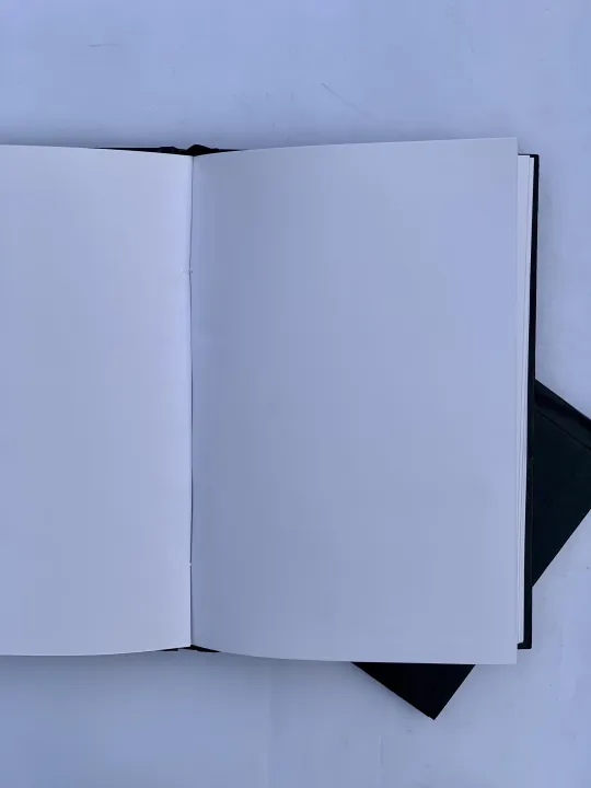 Hard%20Bind%20Sketch%20Book%20-%20A4%20&%20A5%20Size%20-%20130g%20Paper%20(Black%20Color%20Only)%20-%20Image%205