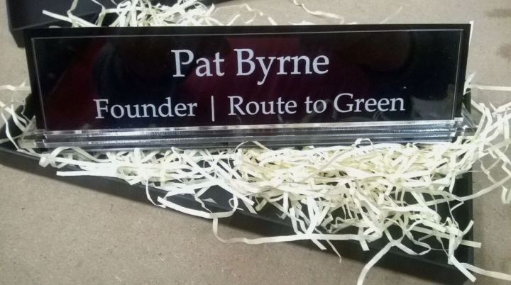 Acrylic%20Desk%20Nameplate%20for%20Office%20and%20Schools%20-%20Customized%20and%20Engraved%20Name%20Plaque%20-%20Image%205