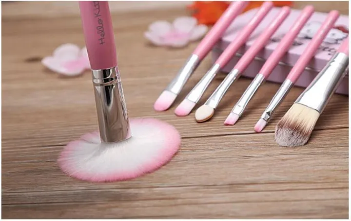 Hello%20Kitty%20Complete%20Makeup%20Soft%20Brush%20Kit%20with%20A%20Hello%20Kitty%20Makeup%20Brushes%20Storage%20Box%20%E2%80%93%207%20Pieces%20set%20-%20Image%204
