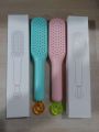 Self Cleaning Hair Brush, One-Click Cleaning Telescopic Hair Comb, Anti-Static Telescopic Hairbrush, Anti-Hair Entangled Automatic. 