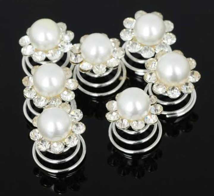 Girls%20and%20women%20Hair%20Accessories%20and%20Hair%20beats%20or%20hair%20beads%20with%20velvet%20coated%206%20pieces%20-%20Image%204