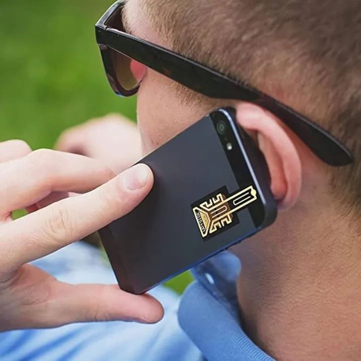 Mobile%20Network%20Signal%20Booster%20Sticker%20%E2%80%93%20Universal%20Antenna%20Support%20Patch%20for%20Stronger%20Signals,%20Better%20Calls%20&%20Faster%204G/5G%20Internet%20on%20All%20Devices%20-%20Image%205