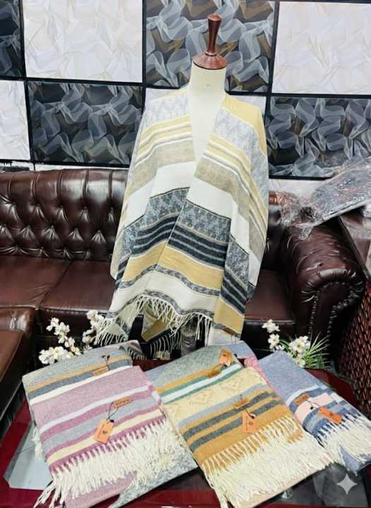 Printed%20woolen%20Cap%20shawl%20/%20Cap%20shawl%20/%20Woolen%20cap%20shawl%20for%20girls/women%20-%20Image%202