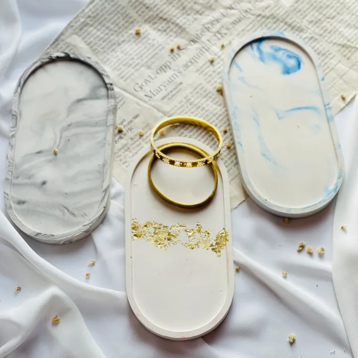 3%20Pc's%20Marble%20Effect%20Oval%20Tray%20Set%20%7C%20Home%20Decor%20%7C%20White%20Gold%20Foil%20Trinket%20Tray%20%7C%20Decorative%20Tray%7C%20Black%20and%20White%20Oval%20Tray%20-%20Image%202