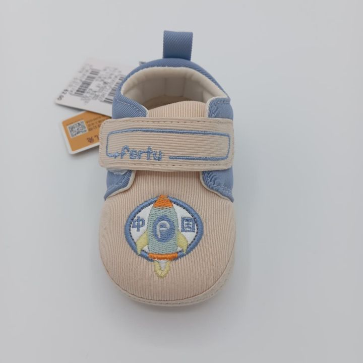 Baby%20Soft%20Cloth%20Shoes%20with%20Rocket%20Embroidery%20%E2%80%93%20Anti-Slip,%20Comfortable,%20Velcro%20Strap%20-%20Image%202