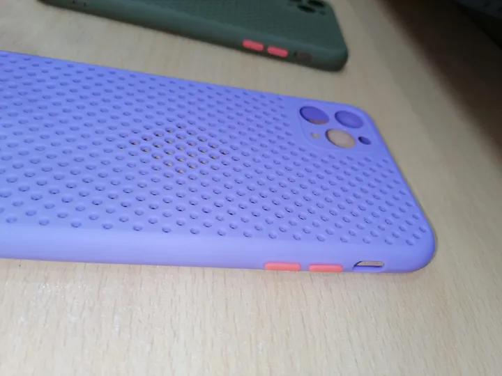 iPhone%2011%20Pro%20Max%20Cooling%20Breathing%20Mesh%20Soft%20Rubber%20And%20Color%20Buttons%20Phone%20Case%20-%20Image%203