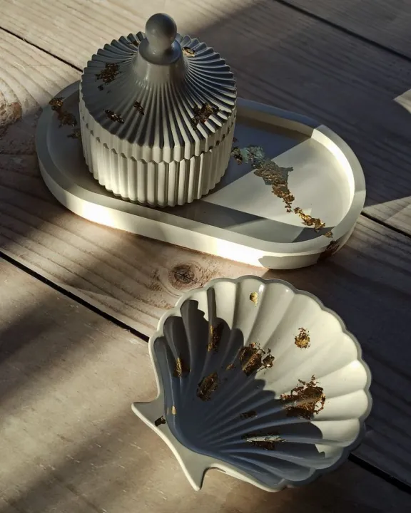 Jesmonite%20trio%20set%20of%20trinket%20tray,%20jewellery%20box%20and%20shell%20tray%20of%20gold%20flakes%20for%20jewellery%20storage%20and%20home%20decor%20from%20pinterest%20and%20aesthetic%20for%20room%20decor%20-%20Image%202