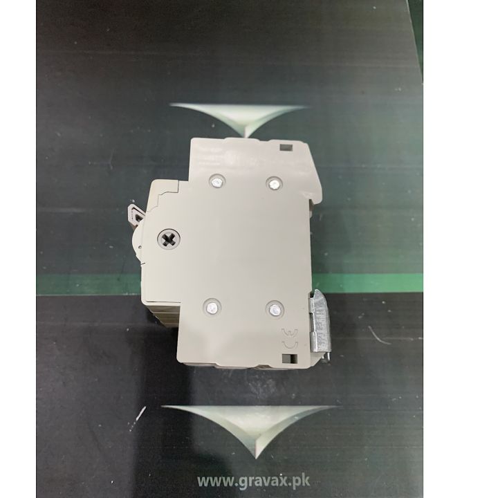 Changeover%20breaker%204%20pole%20l%20o%20l%2063A%203%20position%20-%20Image%205