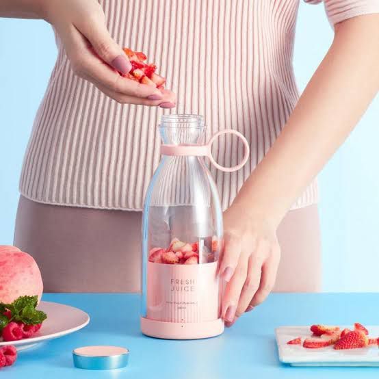 MTJ    Portable Electric Juicer Bottle: Mini Blender for Fresh Juices and Smoothies – Wireless Rechargeable Travel Companion