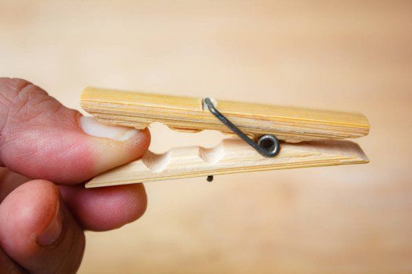 Wooden%20Cloth%20Clip%20(40pcs%20Packet)%20Cloth%20Hanger%20Clip%20-%20Image%204