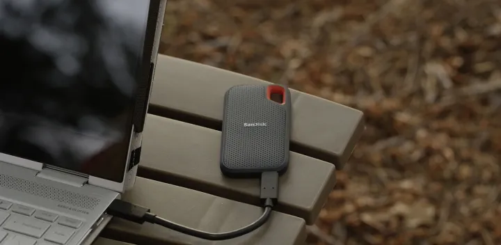 SanDisk%20Extreme%20Portable%20SSD%20-%202TB%20-%20Image%206