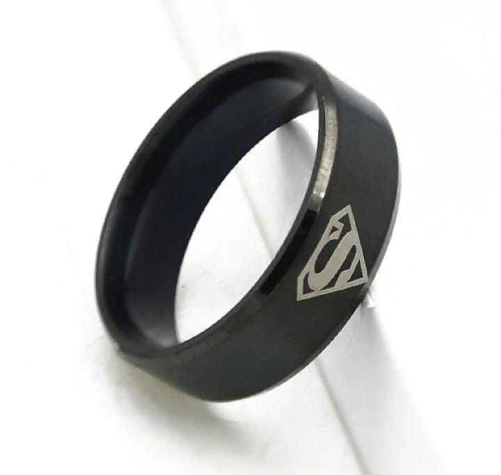 Pack%20Of%203%20Black%20100%25%20Titanium%20Rings%20&%20Black%20Superman%20Ring%20With%20Black%20Beed%20Bracelet%20For%20Boys%20-%20Image%204