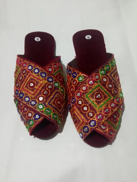 Maroon%20%20velvet%20%20Embroidery%20chapal%20for%20girls.%20%20Peshawari%20Embroidered%20flat%20Ladies%20Chappal.Black%20velvet%20handcrafted%20%20Embroided%20half%20kheri%20for%20girls%20and%20womens.Embroidery%20Slipper%20suit%20matching%20colours%20shoes%20for%20girls%20-%20Image%202