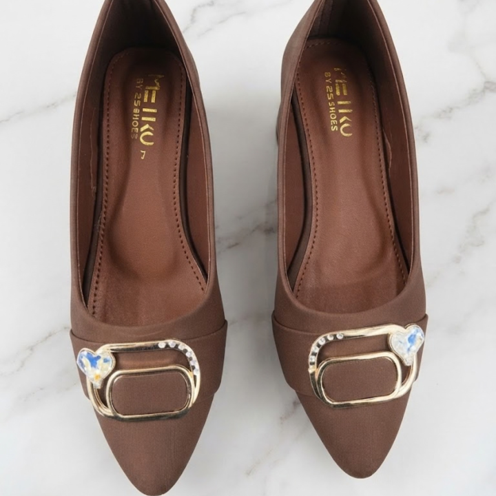 Women's%20Pointed%20Toe%20Pumps%20with%20Golden%20Buckle%20-%20Satin%20Finish%20Low%20Block%20Heel%20Fancy%20Court%20Shoes%20for%20Girls%20-%20Maroon,%20Green%20&%20Brown%20-%20Image%202