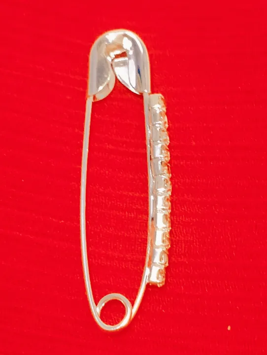 Crystal%20Hijab%20Pins%20%E2%80%93%20Set%20of%206%20Fancy%20Safety%20Pins%20with%20Rhinestones%20-%20Image%208