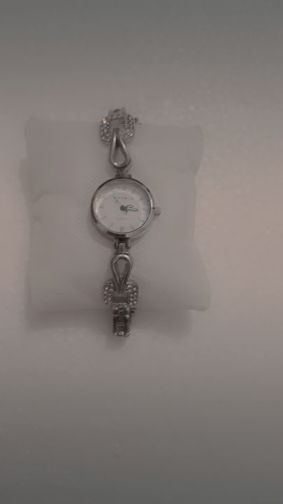 Watch%20for%20girls%7Cwoman%7Cladies%7Cgift%7CElegant%20Silver%20Bracelet%20Watch%20with%20Crystal%20Accents%20For%20girl%20and%20woman%20-%20Image%204