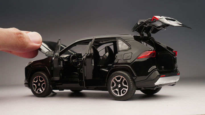1:32%20Diecast%20Toyota%20RAV4%20Off-Road%20Vehicle%20-%20Image%202