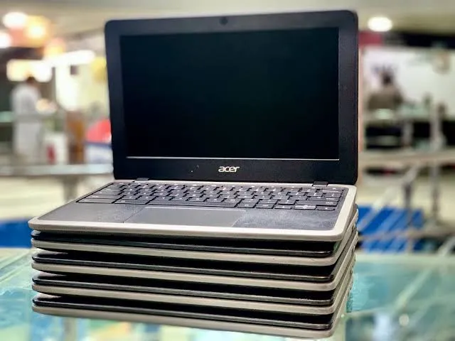 Acer%20c732%20touch%20screen%20chromebook%20,%204gb%20ram%2032gb%20ssd%20,%20playstore/windows%20supported,%20with%20c%20type%20charger%20-%20Image%202