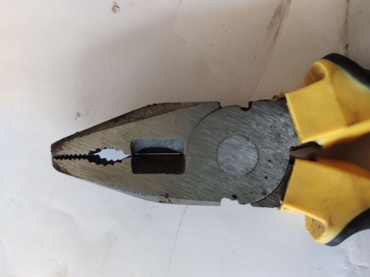 8%20inch%20cutter%20combination%20pliers,cheapest%20combination%20plier,universal%20plier%20200mm,%20plas%20cutter%20-%20Image%206