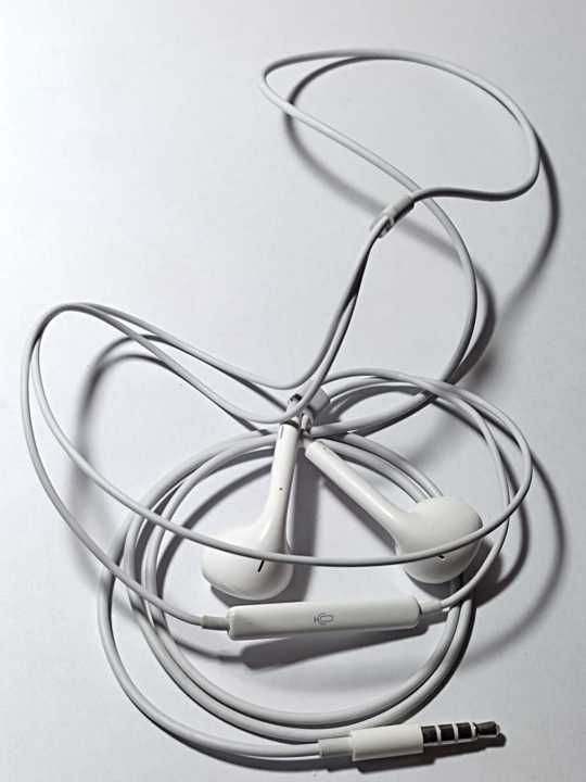 Earphone%20iPhone%206,6s%20original%20handsfree%20%7C%20Imported%20%7C%20Genuine%20%7C%20Balanced%20Sound%20with%20deep%20base%20and%20built%20in%20mic%20%7C%20handfree%20-%20Image%207