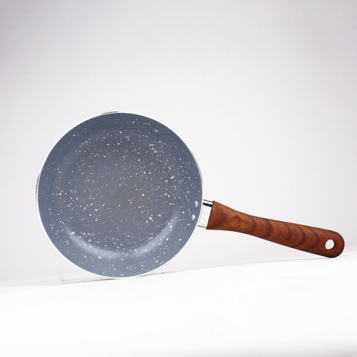 Chef%20Nonstick%20Triple%20Layer%20nonstick%20Round%20Fry%20Pan%20with%20Wooden%20Texture%20Handles%2018cm%20-%20Image%204